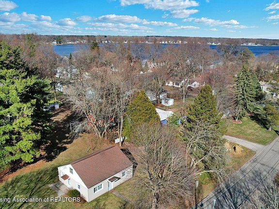 3rd image of 1692 Bliss St