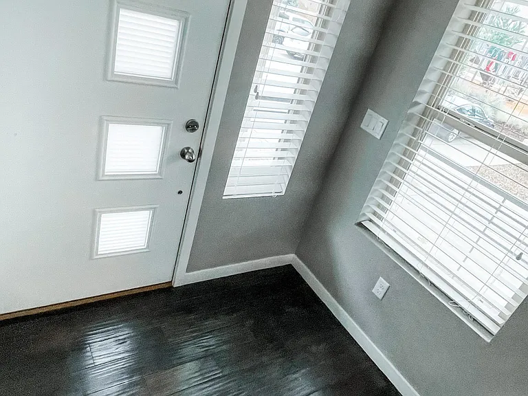 4456 Elegant St — Photo 10