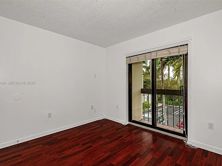 4700 SW 67th Ave #P8 — Photo 24