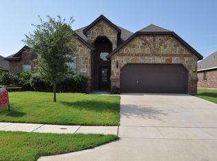 208 Ghost Rider Rd, Waxahachie, TX 75165