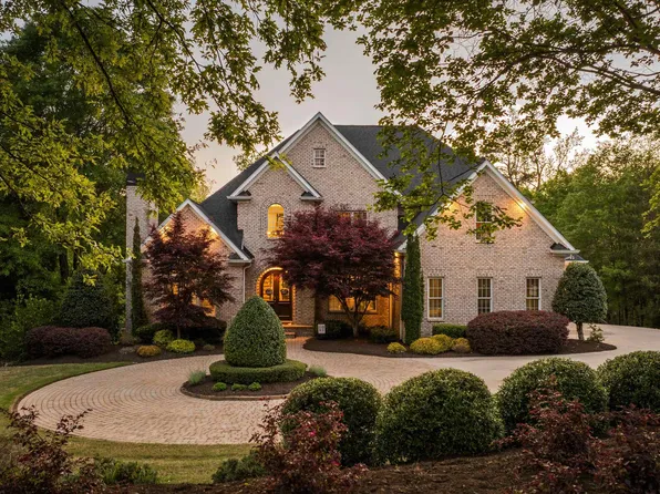 303 Cypress Point Ct, Spartanburg, SC 29306