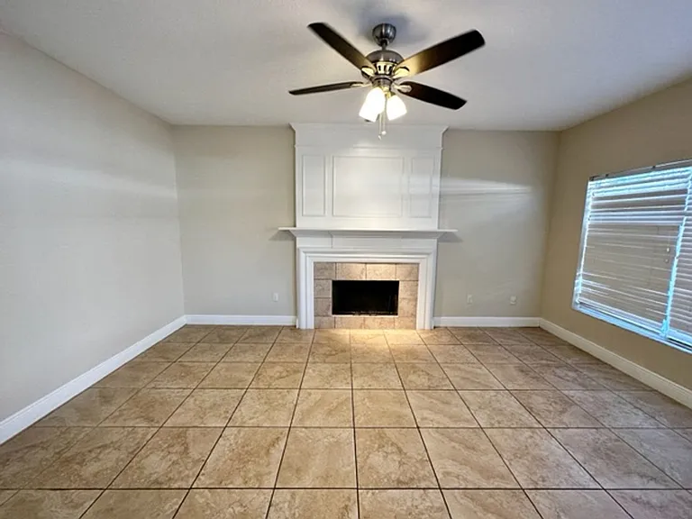 955 W Charing Cross Cir — Photo 13