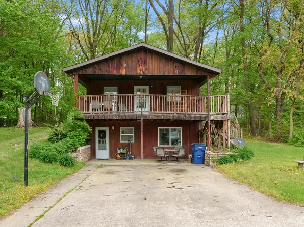 50748 W Bay Rd, Dowagiac, MI 49047