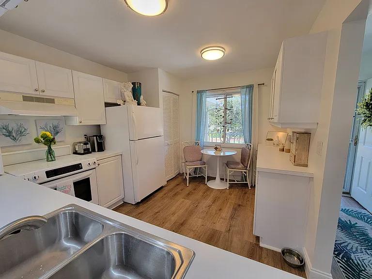 3655 Amberly Cir #A307 — Photo 8