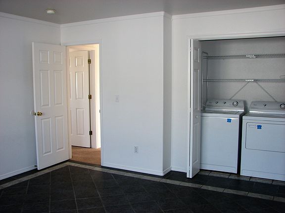 Tiled Bonus & Laundry Room