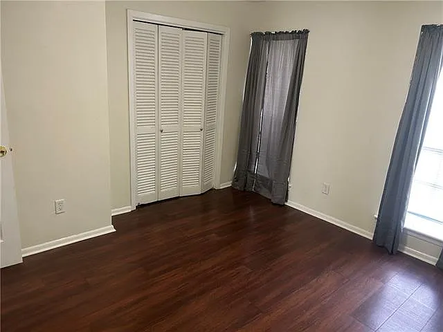 250 Helen St — Photo 17