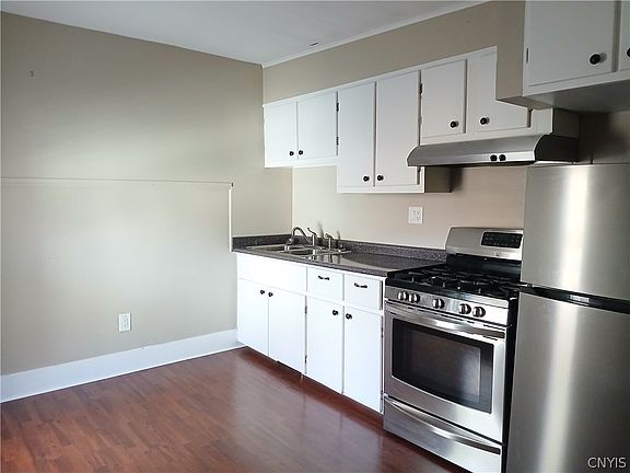 3rd image of 39 Varick St