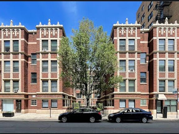 2nd image of 1168 W Granville Ave #22