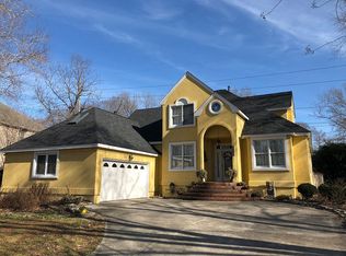 1220 Barn Brook Rd, Virginia Beach, VA 23454