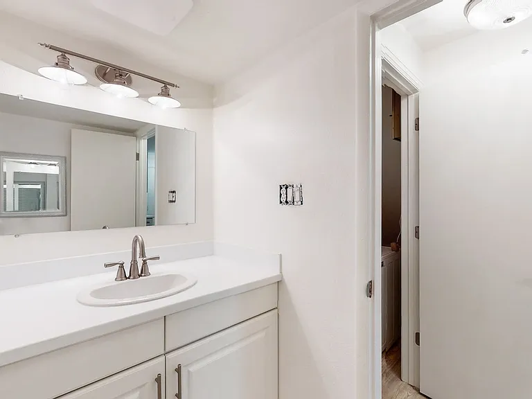 1355 N Gaylord St #2 — Photo 22