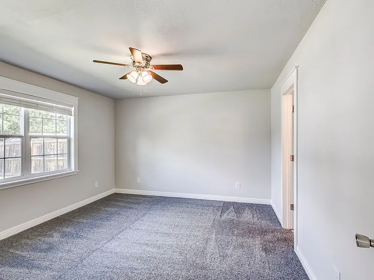 2307 Traverse Dr — Photo 18