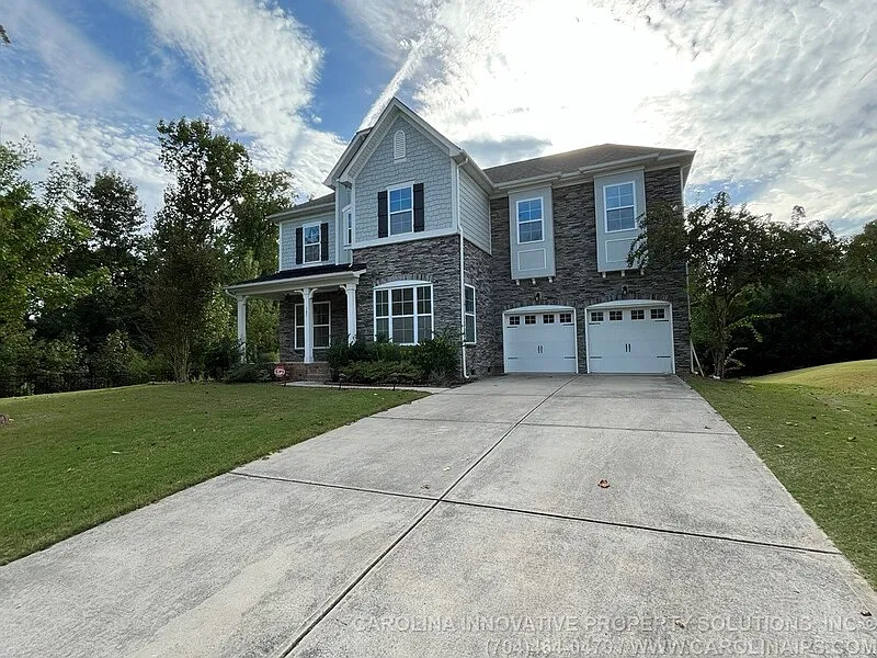 4 bed, 3.5 bath, 3892 sqft, $3,550 — Photo 2