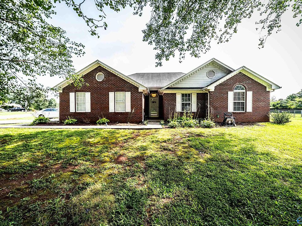 1st image of 101 White Willow Ct