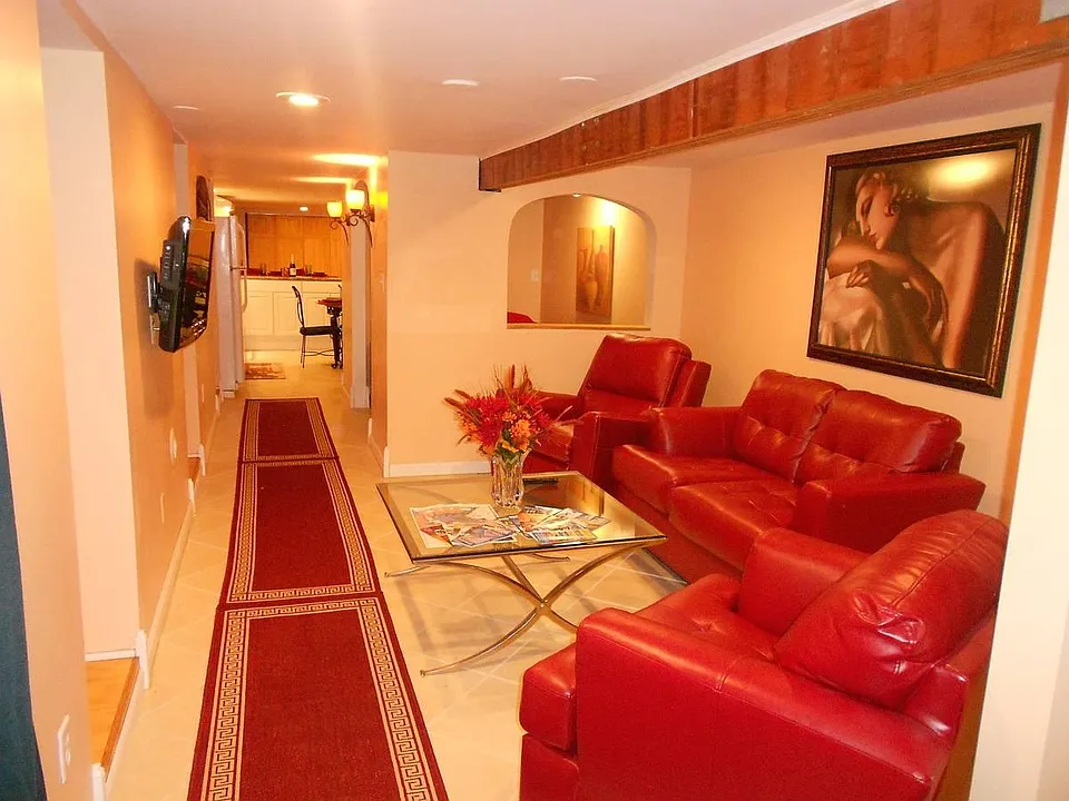 720 Buffalo Ave #4