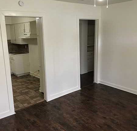 5th image of 820 Daffodil Dr