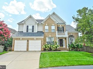 8153 Stream Side Ct, Vienna, VA 22182