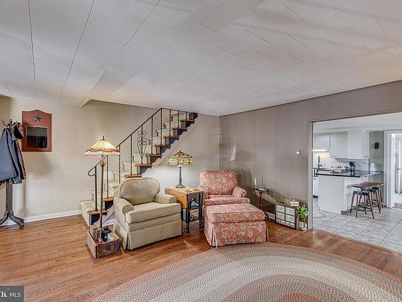 5th image of 415 Prince St