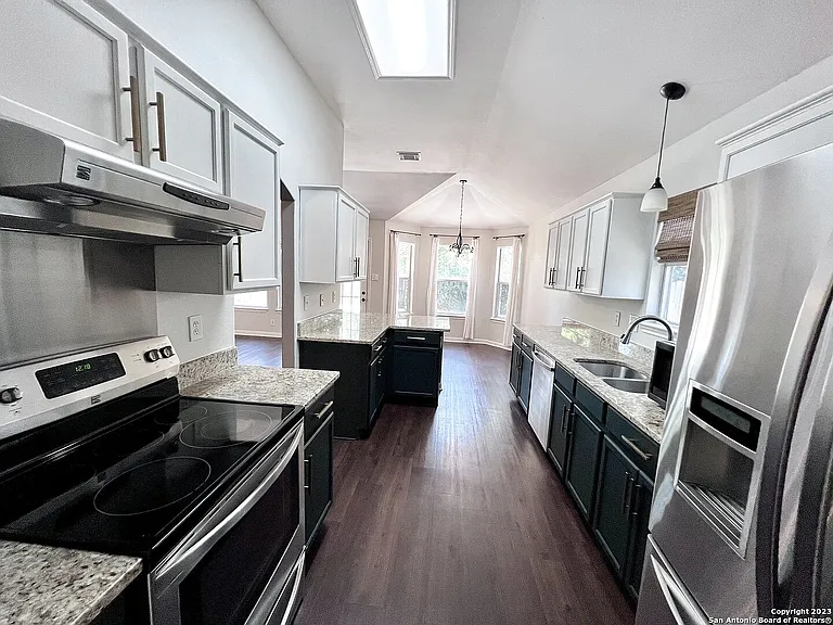 6218 Parkland Oaks Dr — Photo 12