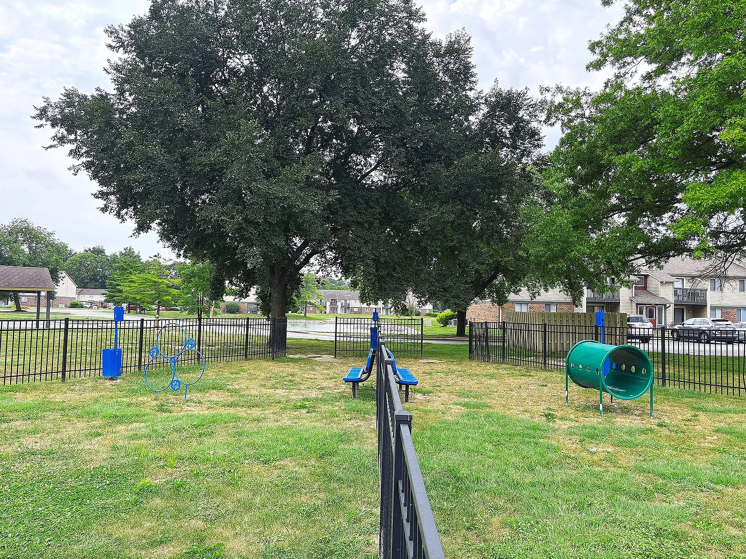 Woodbrook — Photo 3