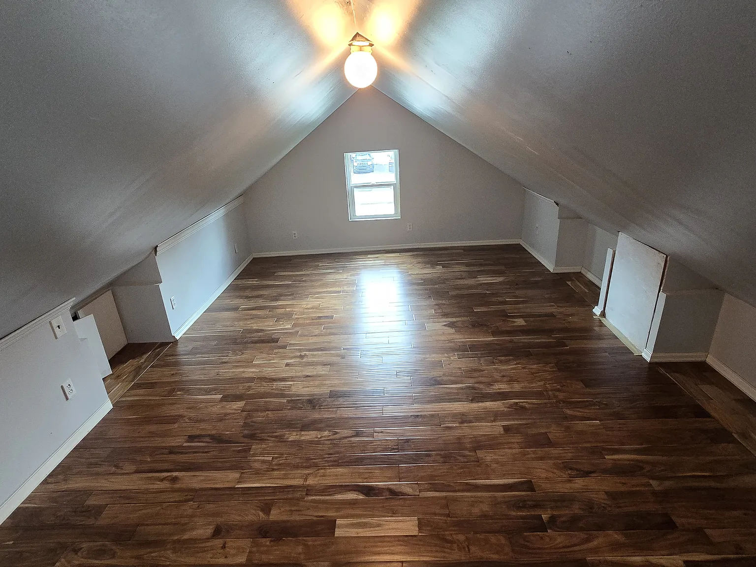 230 E Pine St — Photo 2