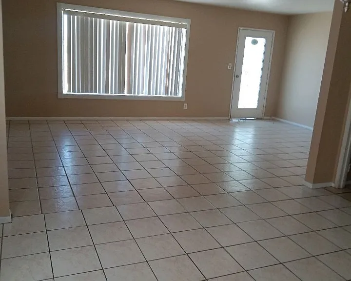 4549 Oakdale Ave — Photo 4