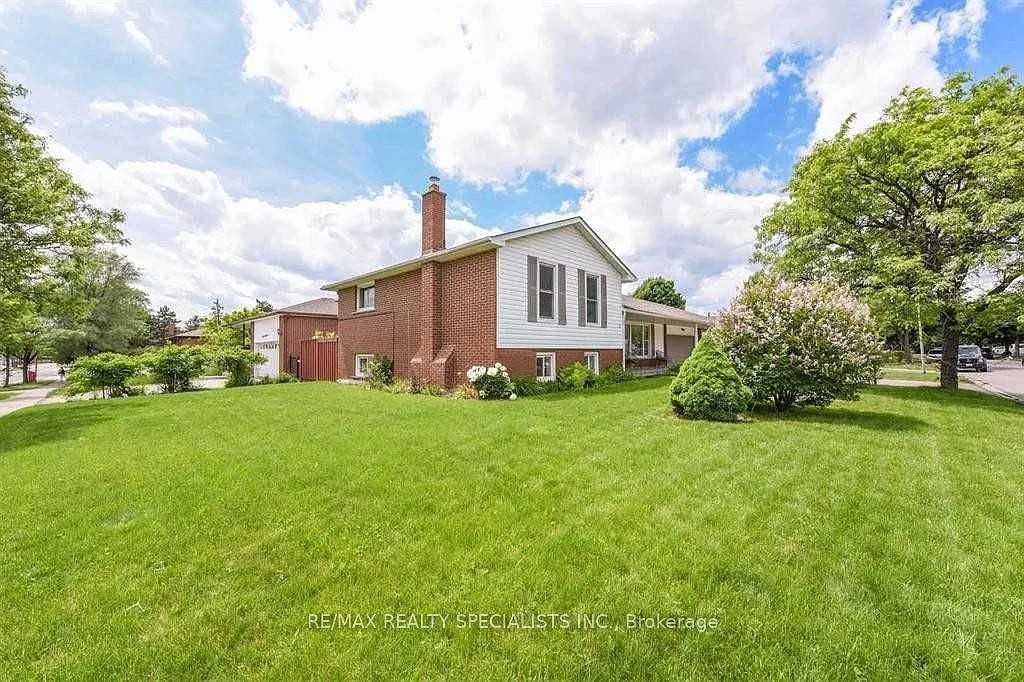 4 bed, $3,300 — Photo 2
