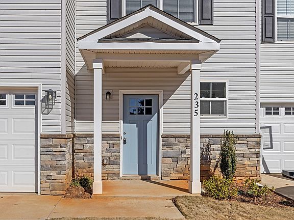 4th image of 235 Marshland Ln