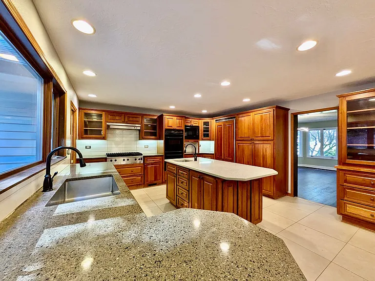 18132 Westview Dr — Photo 12