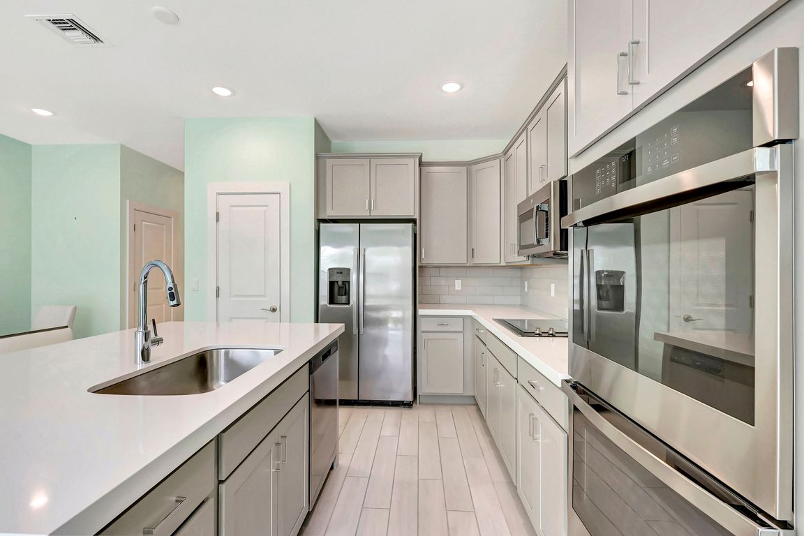 next background image