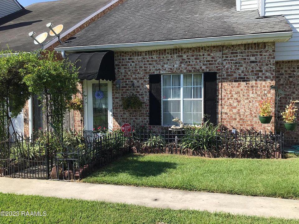 1st image of 1203 Carriage Light Loop APT B