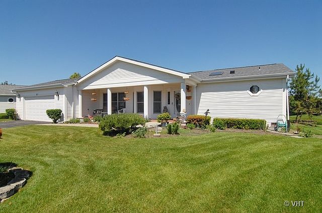 1st image of 10 Surrey Ct