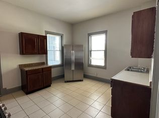 3700 S Hermitage Ave #2R, Chicago, IL 60609