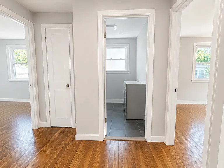54 Harriet Ave — Photo 2