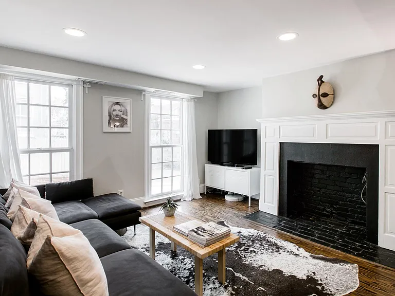 1220 Bank St NW — Photo 9