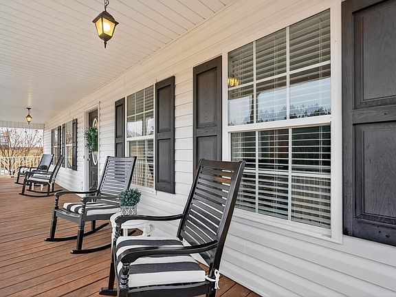 3rd image of 143 Gardner Rd