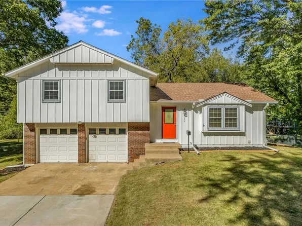 8146 W 56th Ter, Overland Park, KS 66202