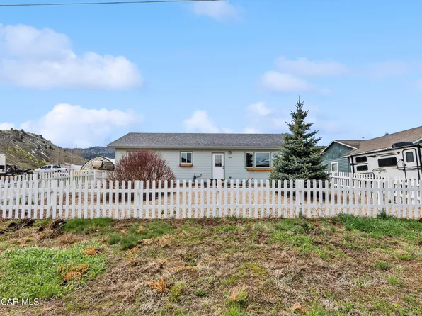580 East Byers Avenue, Hot Sulphur Springs, CO 80451