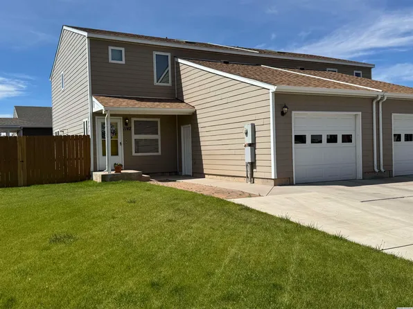 1142 Boswell Dr, Laramie, WY 82070