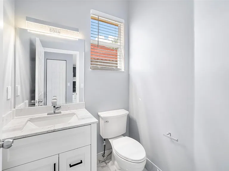5030 SW 155th Ter — Photo 13