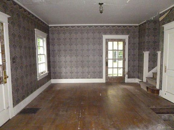 5th image of 1555 N Euclid Ave