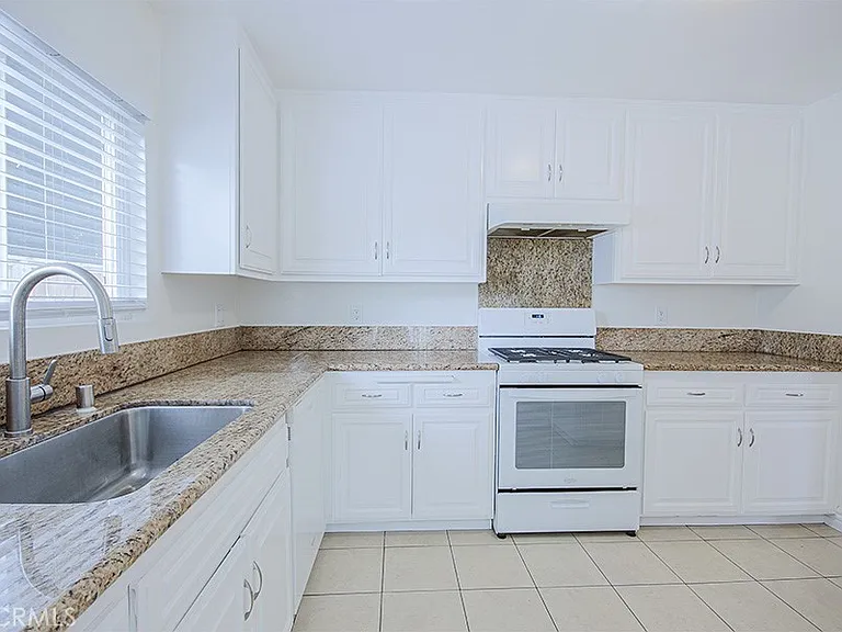 121 Lisa Ln #A — Photo 9