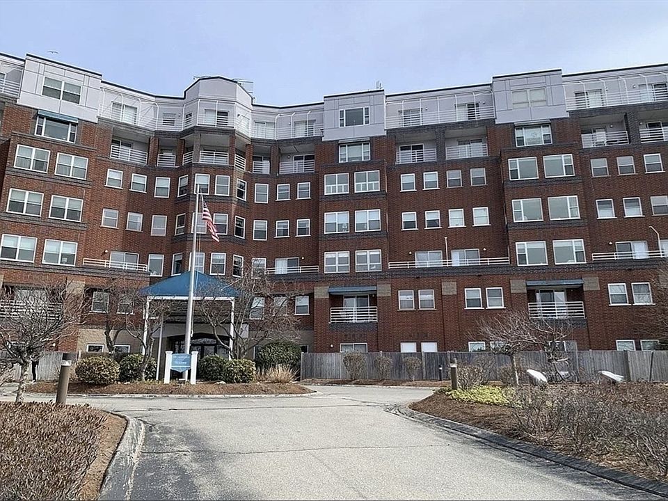 1st image of 9 Park Ave APT 202