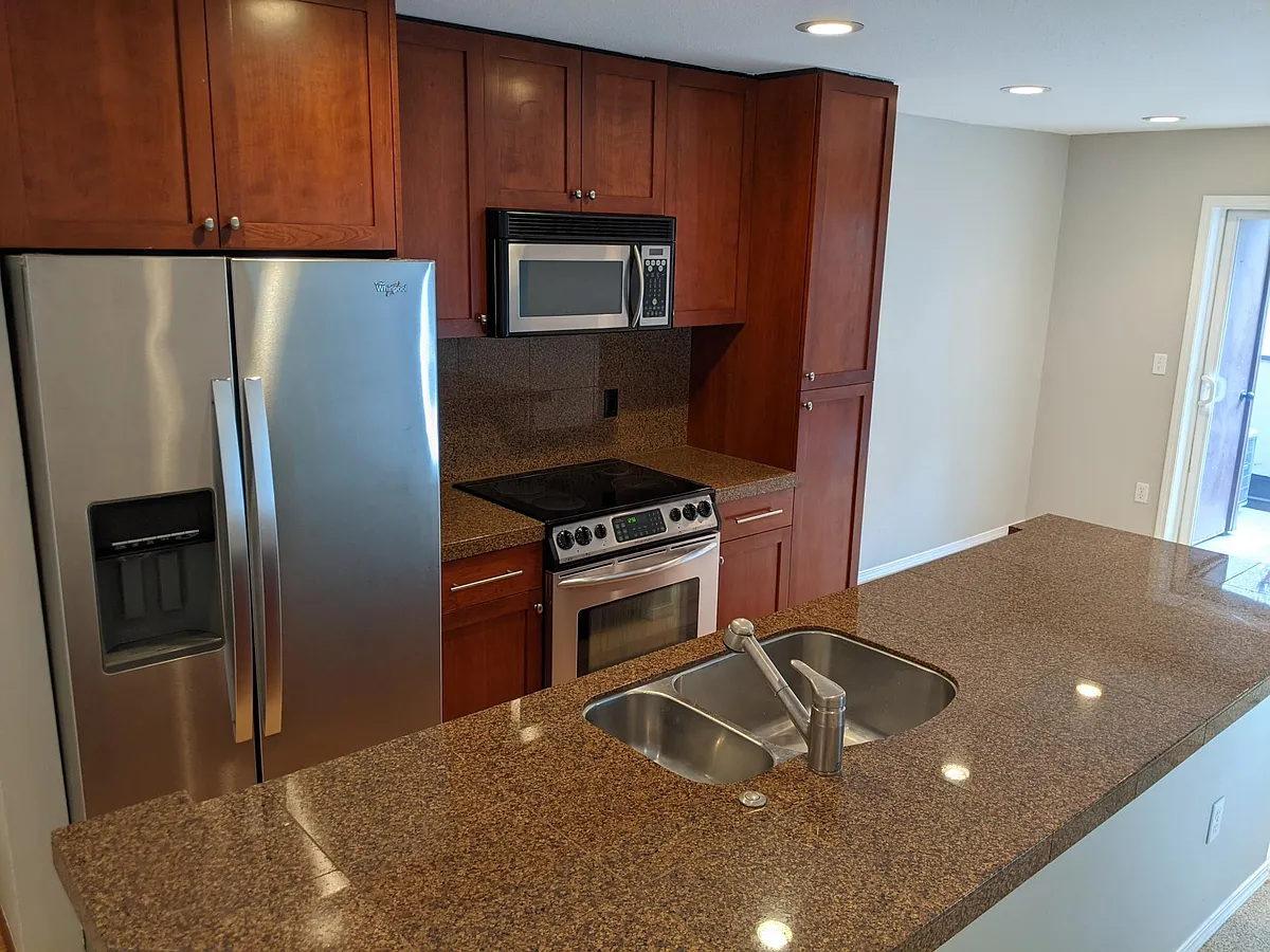 Building Photo - 5250 SW Landing Dr #B1-201