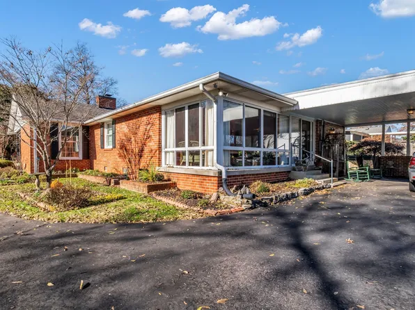 125 Castle Heights Ave, Lebanon, TN 37087