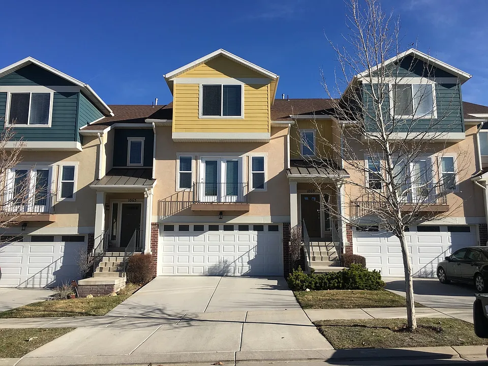 1069 E Quarry View Way