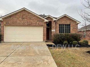 532 Baverton Ln, Fort Worth, TX 76115
