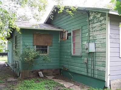 2nd image of 2701 Mitchell St