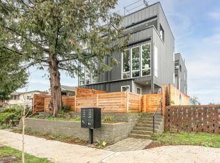 9425 18th Ave SW, Seattle, WA 98106