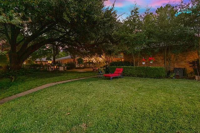 4 bed, 2.5 bath, 2085 sqft, $3,350 — Photo 4