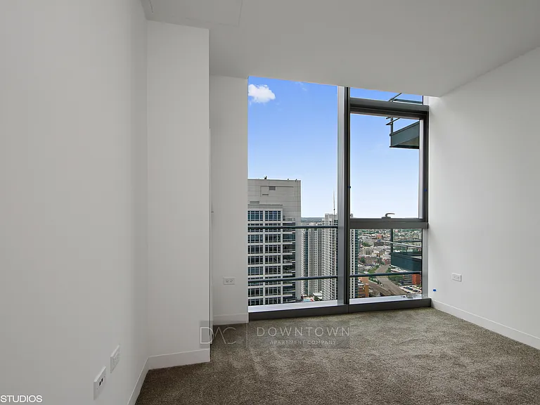 401 W Kinzie St #4410 — Photo 5